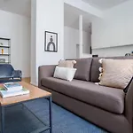 4Bdr Lovely Apartment Close To Everything