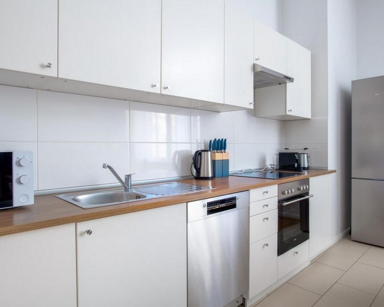 Apartment 4bdr Lovely Close To Everything *